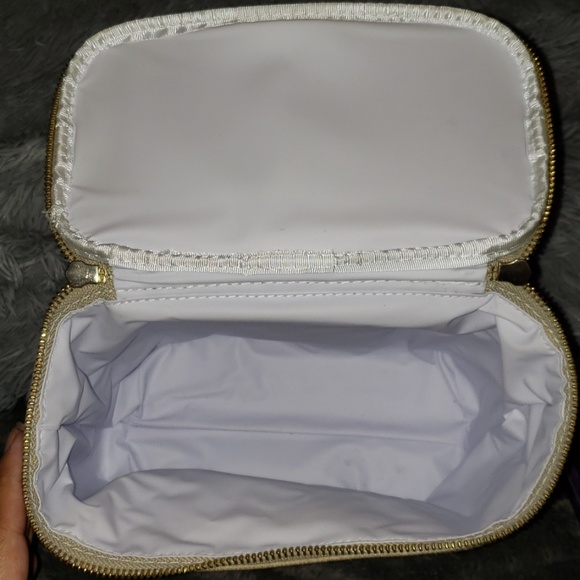 Kate Spade "Out to Lunch" lunchbox - Picture 2 of 4